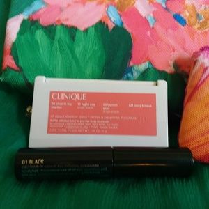 Clinique Makeup - Clinque LaLu DK Floral eyeshadow palette Clinique Makeup - Clinque LaLu DK Floral eyeshadow palette